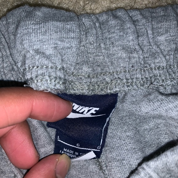 Nike sweats size L - Picture 2 of 3